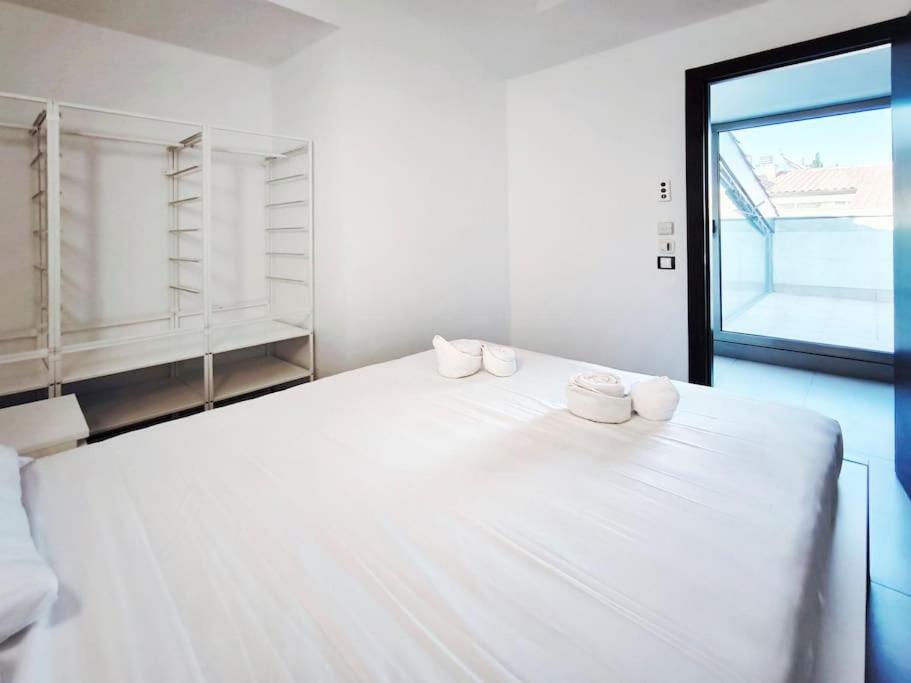 Moderno Apartamento Duplex En Terrassa Centro Exterior photo