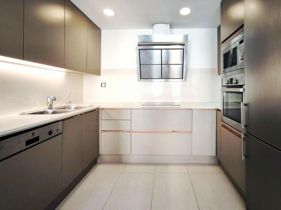 Moderno Apartamento Duplex En Terrassa Centro Exterior photo